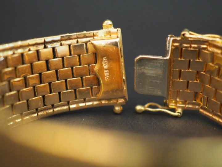 Bracelet manchette en or deux tons, maille articulée (en plus une chut
