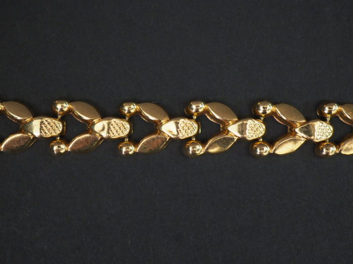 Bracelet en or maillons articulés. Poids : 11,80 g