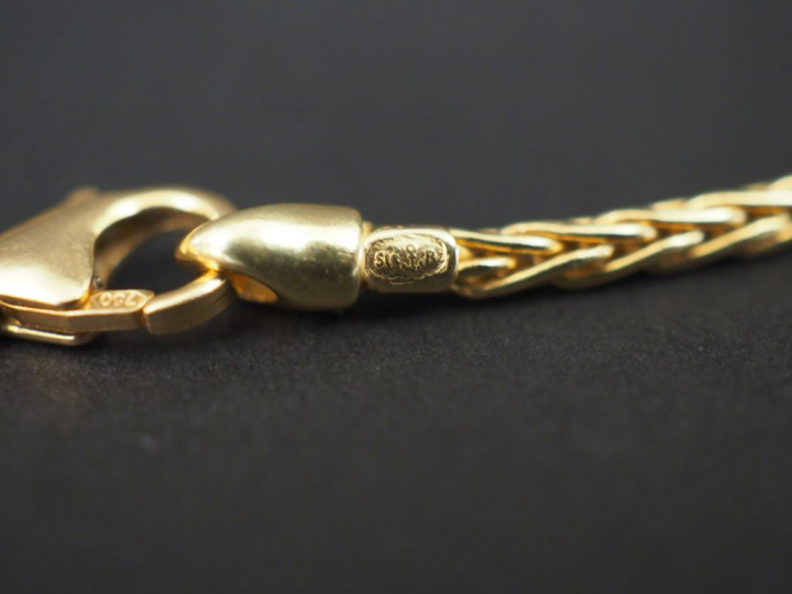 Bracelet en or, maille tressée Poids : 2,50 g