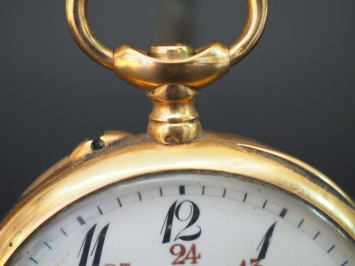 Montre de gousset XIXème en or Poids tel : 66 g