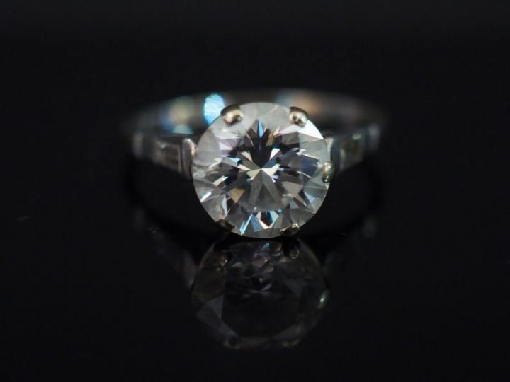 Solitaire de taille ancienne. 1,7 cts environ