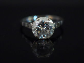 Vente aux enchères Solitaire de taille ancienne. 1,7 cts environ