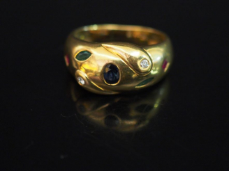 Vente aux enchères Bague tutti frutti en or et pierres de couleur. Poids : 5,90 g