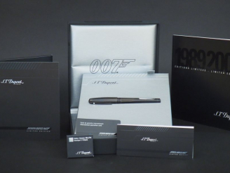 Vente aux enchères DUPONT. Stylo "James Bond" avec son coffret d'origine