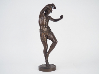 Vente aux enchères DURET "Danseur napolitain". Sculpture en bronze à patine brune. Signée