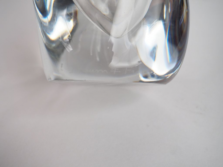 DAUM France. Trois différents vases en cristal. Signés. H. 19,5 cm. H.