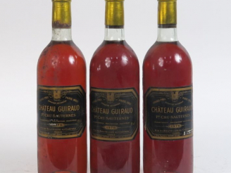 Vente aux enchères 3 BOUTEILLES CHÂTEAU GUIRAUD 1er CC SAUTERNES - 1976 - BG