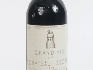 Vente aux enchères 1 BOUTEILLE CHÂTEAU LATOUR 1er GCC PAUILLAC - 1965 - HEP+ 