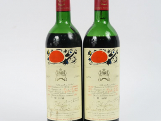 Vente aux enchères 2 BOUTEILLES CHÂTEAU MOUTON ROTHSCHILD 1er GCC PAUILLAC - 1969 - BEP