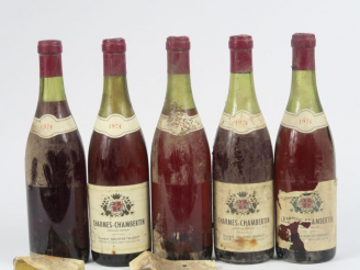 Vente aux enchères 5 BOUTEILLES CHARMES CHAMBERTIN DOMAINE MAUFFRÉ TRUCHOT - 1974 - 1 à 3