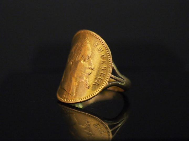 Bague 20 francs or, montée. Poids : 8,90 g