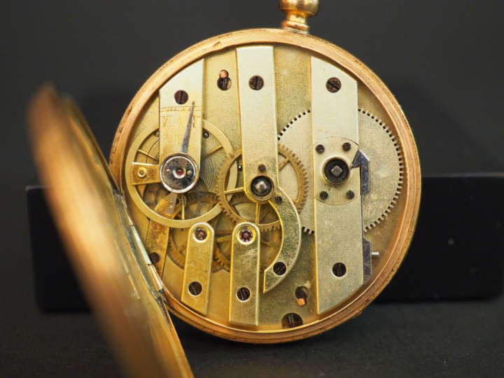 Montre de gousset en or, cuvette métal. poids tel : 51,48 g