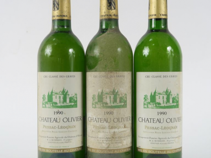 3 BOUTEILLES CHÂTEAU OLIVIER GRAVES - 1990 - BG+