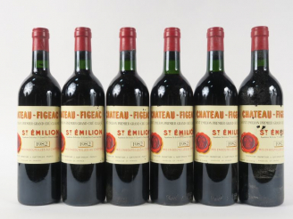 Vente aux enchères 6 BOUTEILLES CHÂTEAU FIGEAC 1er GCC ST EMILION - 1982 - CBO - 4 BG+/1 