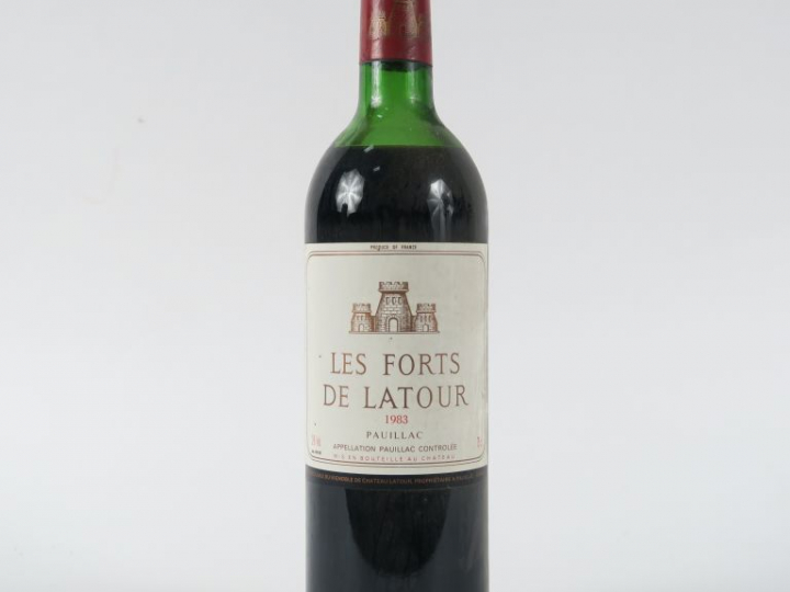 1 BOUTEILLE LES FORTS DE LATOUR PAUILLAC - 1983 - MEP/CAPS LEGER AB