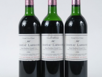 Vente aux enchères 3 BOUTEILLES CHÂTEAU LARMANDE GC ST EMILION - 1986 - 2 LB/1 BEP