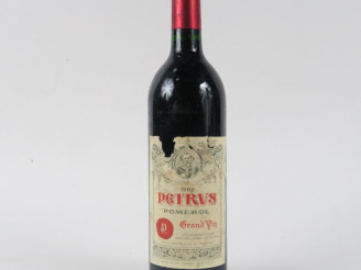 Vente aux enchères 1 BOUTEILLE PETRUS POMEROL - 1988 - BG+/EA et RECOLLÉE