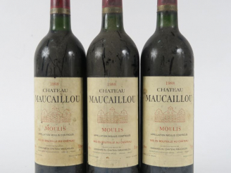 Vente aux enchères 3 BOUTEILLES CHÂTEAU MAUCAILLOU MOULIS - 1988