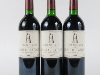 Vente aux enchères 3 BOUTEILLES CHÂTEAU LATOUR 1er GCC PAUILLAC - 1989 - BG