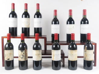 Vente aux enchères 12 BOUTEILLES CHÂTEAU HAUT BAILLY GCC GRAVES - 1990 - CBO - DE BG à BG