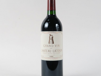 Vente aux enchères 1 BOUTEILLE CHÂTEAU LATOUR 1er GCC PAUILLAC - 1992 - BG+