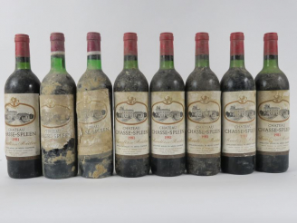 Vente aux enchères 8 BOUTEILLES CHÂTEAU CHASSE SPLEEN MOULIS - 6 de 1981 5 BG/1 HEP - 2 d