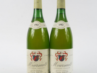 Vente aux enchères 2 BOUTEILLES MEURSAULT CHARLES JOBARD - 1982 - 1 à 2 CM/1 à 4 CM
