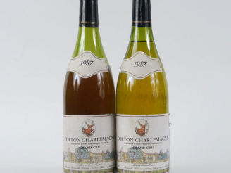 Vente aux enchères 2 BOUTEILLES CORTON CHARLEMAGNE GC BIDOUILH - 1987 - 1 à 2,5 CM/1 à 7 