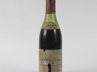 Vente aux enchères 1 BOUTEILLE CÔTES DE NUITS VILLAGES - 1959 - 6 CM/CAPS AB