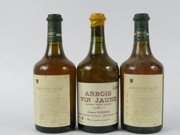 3 BOUTEILLES VIN JAUNE : 2 ROLLET 1990 - 1 PUFFENEY 1997