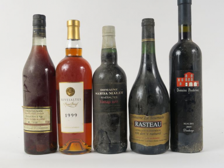5 BOUTEILLES : 1 DOMAINE POUDEROUX MAURY 2005 - 1 SARDA MALLET 1988 - 