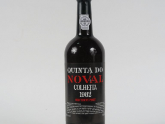 Vente aux enchères 1 BOUTEILLE PORTO QUINTA DO NOVAL COLHEITA - 1982 - MISE : 1997