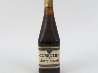 Vente aux enchères 1 BOUTEILLE CUSENIER 'CHERRY BRANDY'