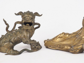 Vente aux enchères Lot comprenant deux sujets en bronze l'un représentant Libai l'autre f