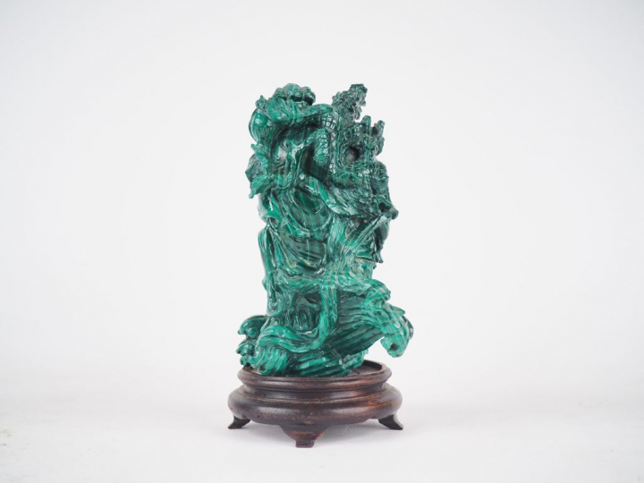 Groupe en malachite "jeune femme au lotus accompagnée de son serviteur
