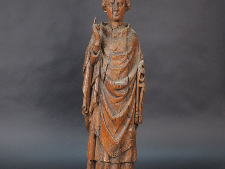 Saint Evêque en chêne sculpté. Nord de la France, vers 1320 Hauteur : 