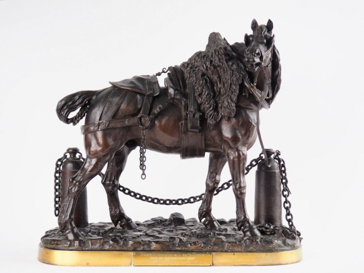 Jules MOIGNEZ. "Cheval de trait". Grande sculpture en bronze à patine 