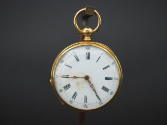 Vente aux enchères Montre de col Napoléon III en or. Poids tel : 33 g