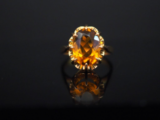 Vente aux enchères Bague en or et citrine.  Poids tel : 4,40 g