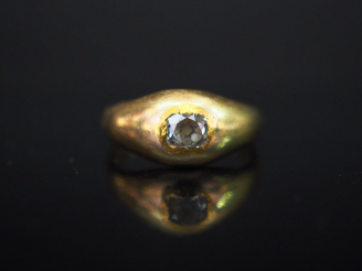 Vente aux enchères Bague jonc en or et brillant. Poids tel : 3,36 g