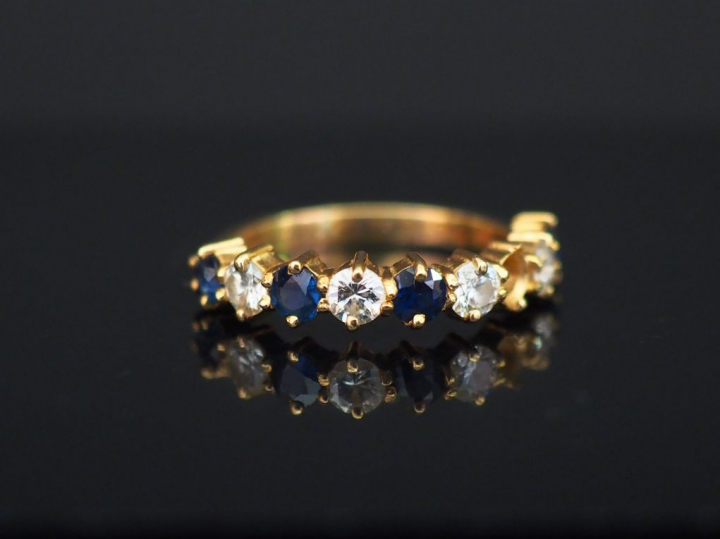 Demi alliance saphirs et diamants alternés (manque un diamant) Poids t