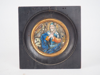 Vente aux enchères Plaque de forme circulaire en émail peint polychrome avec rehauts d’or