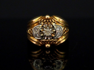 Vente aux enchères Bague de style 1930 en or jaune, sertie de pierres à l’imitation du di