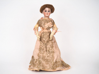Vente aux enchères SIMON   HALBIG. Lady Doll, beaux yeux basculants, vêtement et perruque