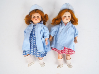 Vente aux enchères Paire de petites bleuettes de la fin des années 50. Tête 301 1/4 pour 