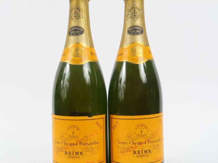 2 BOUTEILLES CHAMPAGNE VEUVE CLICQUOT PONSARDIN 'BICENTENAIRE' - 1972