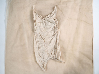 Vente aux enchères KIM Sang-Lan. "Magie blanche". Technique mixte. Dim. 285 x 120 cm.