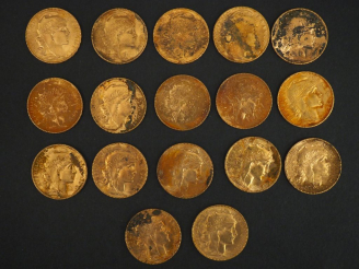 Vente aux enchères 	Dix-sept pièces de 20 francs or, 1909. FRAIS ACHETEURS 5% TTC.