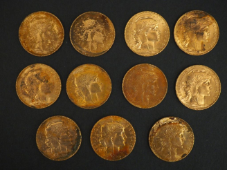 Vente aux enchères 	Onze pièces de 20 francs or, 1913. FRAIS ACHETEURS 5% TTC.