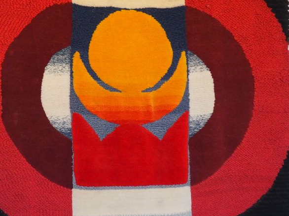 WEI ZHIXIONG. Grand panneau en laine polychrome avec un soleil au cent